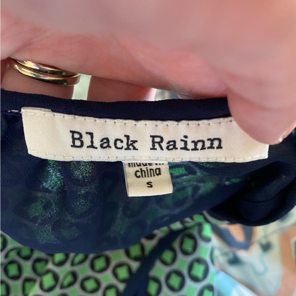 Black Rainn size small tank top - Picture 5 of 9